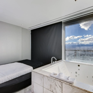 Dream-Luxury-4BR-Penthouse-Vegas-Infinity-Hot-Tub-Palms-Place-56