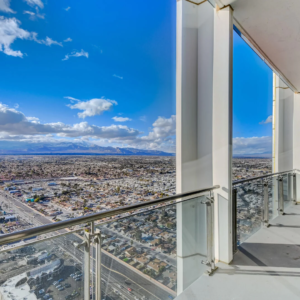 Dream-Luxury-4BR-Penthouse-Vegas-Infinity-Hot-Tub-Palms-Place-75