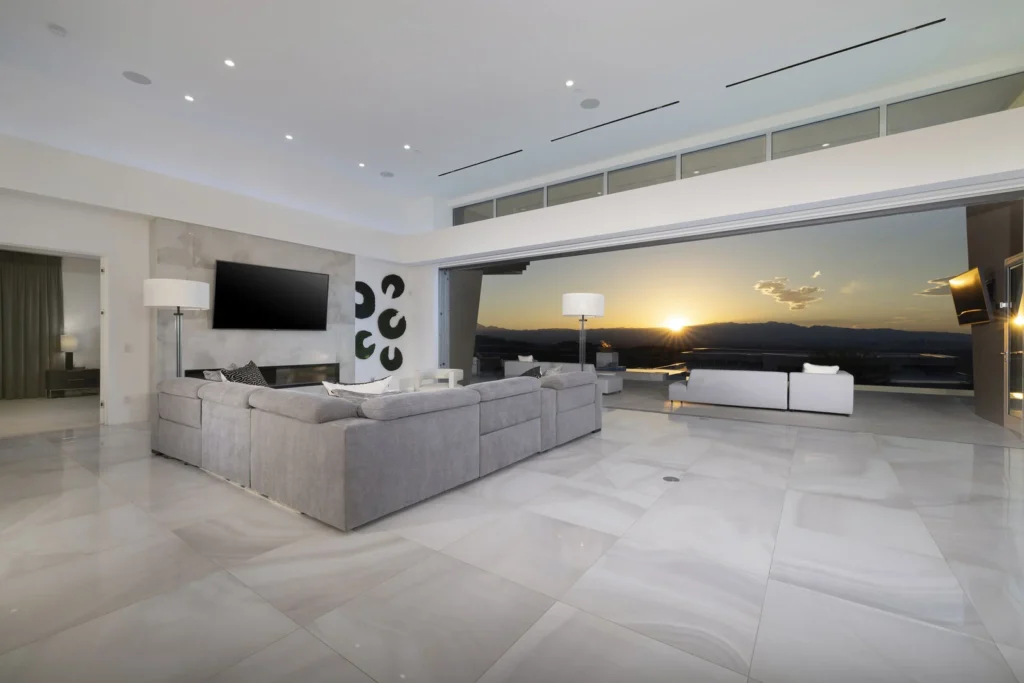 Modern Luxury $5M Macdonald Highland Mansion with Pool