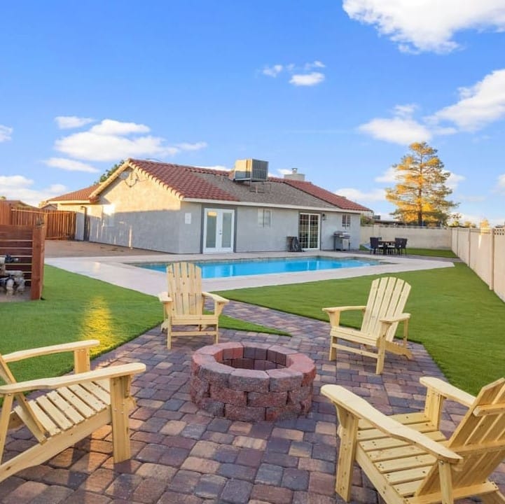 Saratoga-Henderson-Model-Pool-Home-10