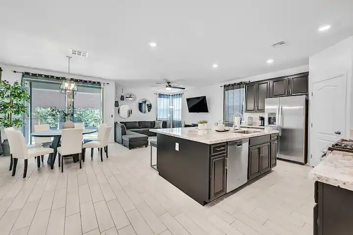 Vegas-Mountains-Edge-4BD-Luxury-Home-2