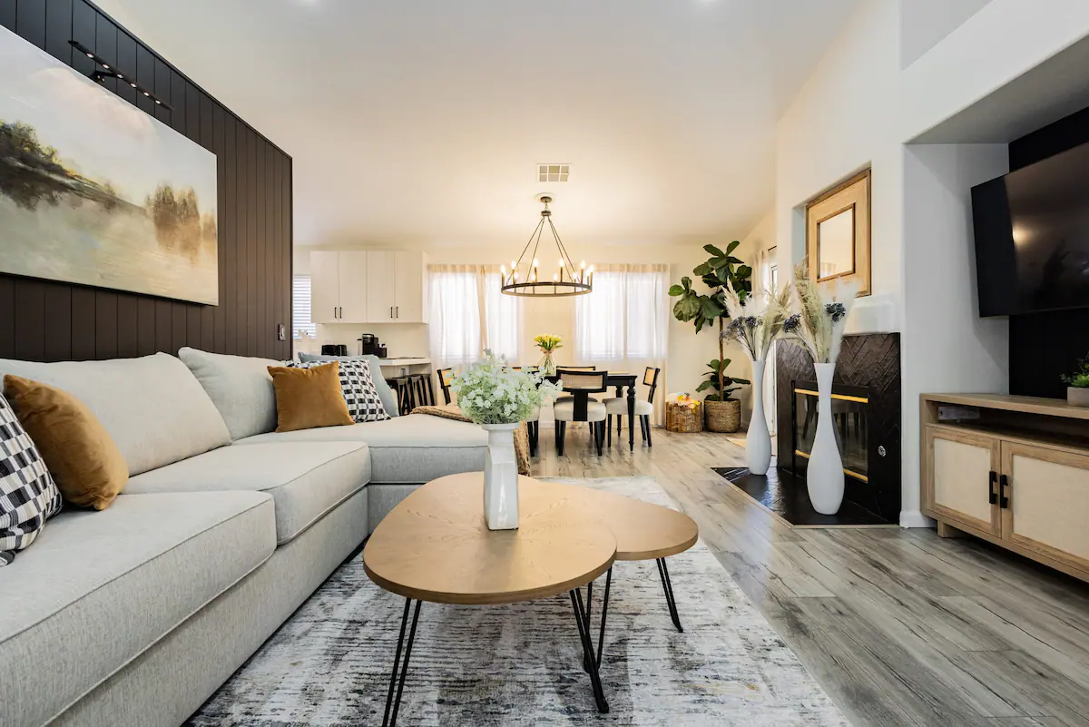 Vegas-Single-Story-5BD-Home-12