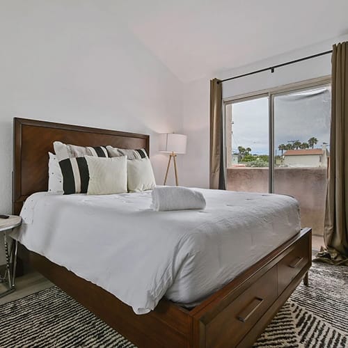 Block from Beach 3BR 2.5 Bath Seaside Retreat PB2 San Diego