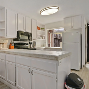 Block from Pacific Beach Bath Seaside Retreat Estate