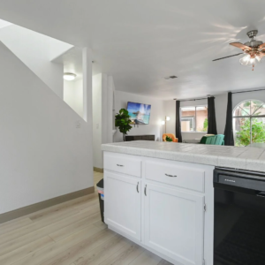 Block from Pacific Beach Bath Seaside Retreat Estate