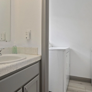 Block from Pacific Beach Bath Seaside Retreat Estate