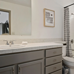 Block from Pacific Beach Bath Seaside Retreat Estate