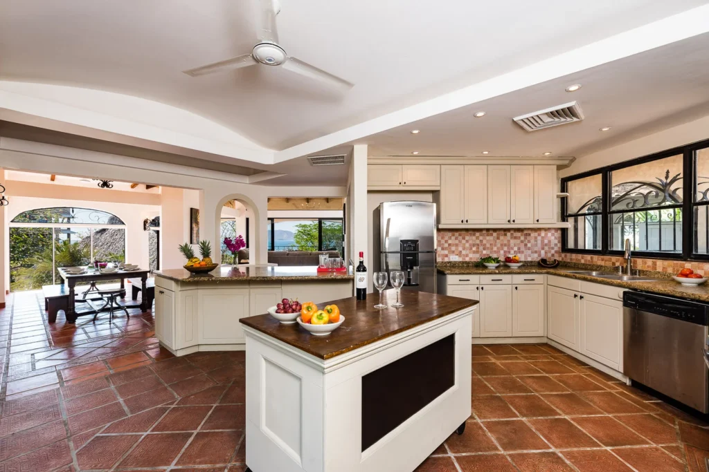 Tamarindo Spacious Home Pool Walk to Beach in Costa Rica