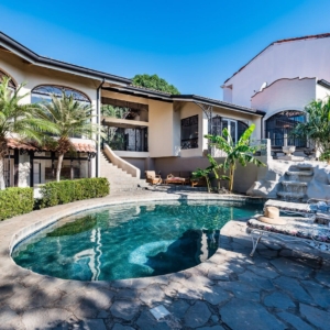 Tamarindo Spacious Home Pool Walk to Beach Costa Rica